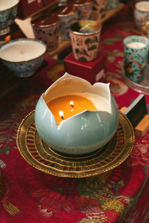 XL Lotus Glow Candle